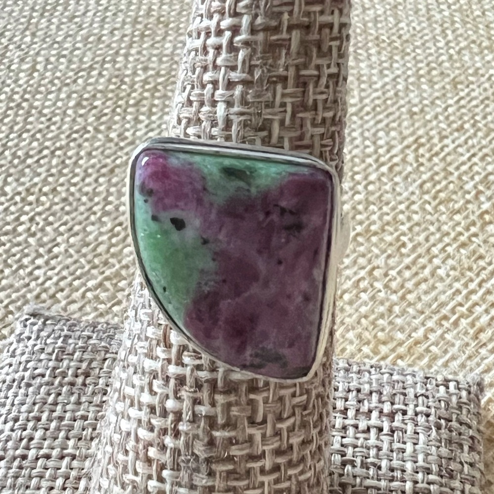 New Ruby Zoisite Stone Crystal Silver Overlay Ring Size 6.5